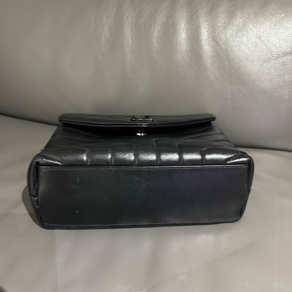 Yves Saint Laurent Black Quilted Leather Chain Shoulder Bag - Picture 13 of 16